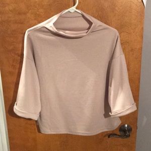 Women’s pull-over sweater top